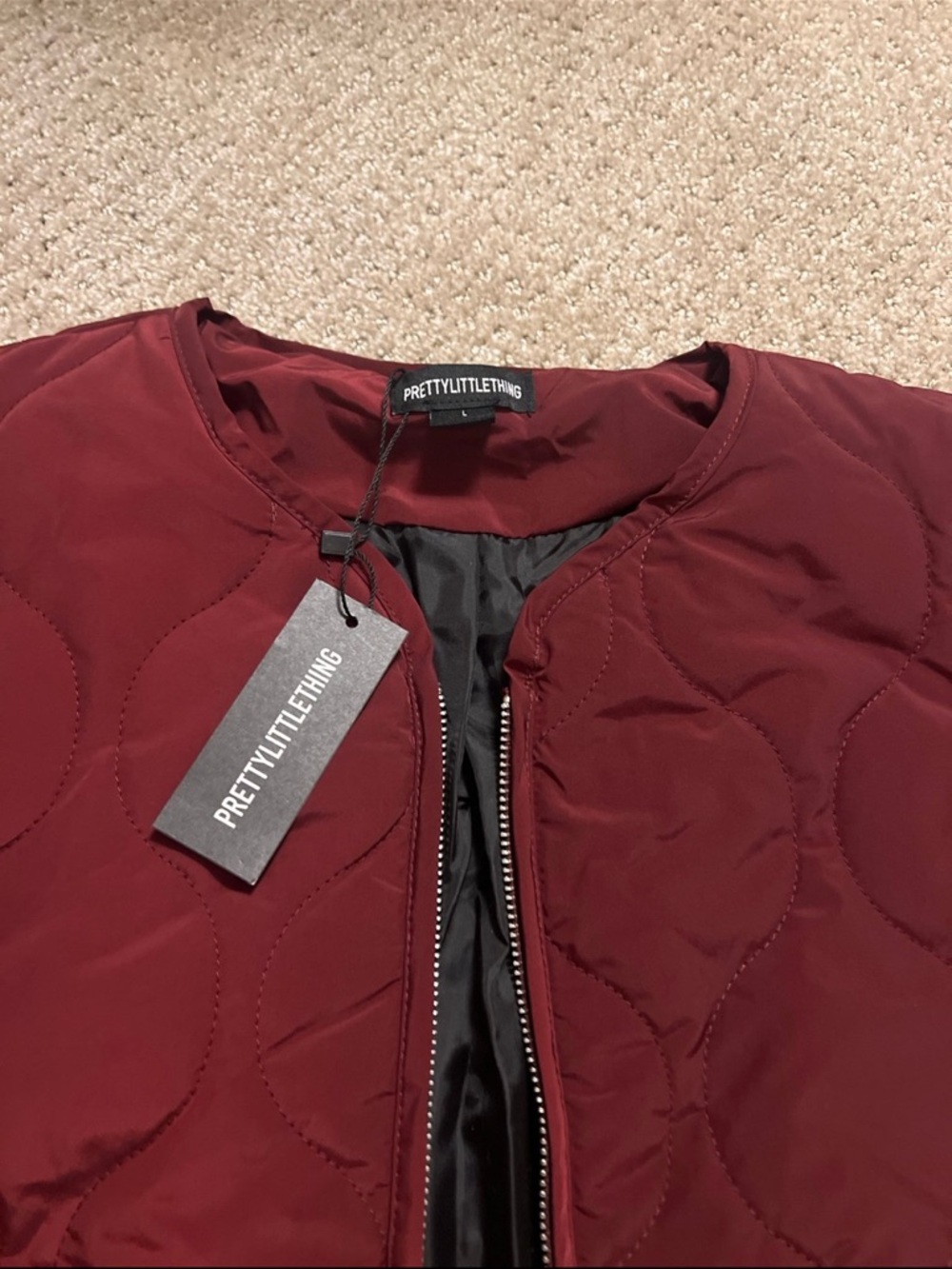 PrettyLittleThing Quilted Bomber Jacket in Burgundy - Picture 5 of 7